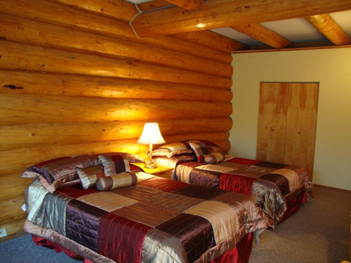 Helmcken Falls Lodge Cabin Rooms And Rv Park Clearwater Εξωτερικό φωτογραφία