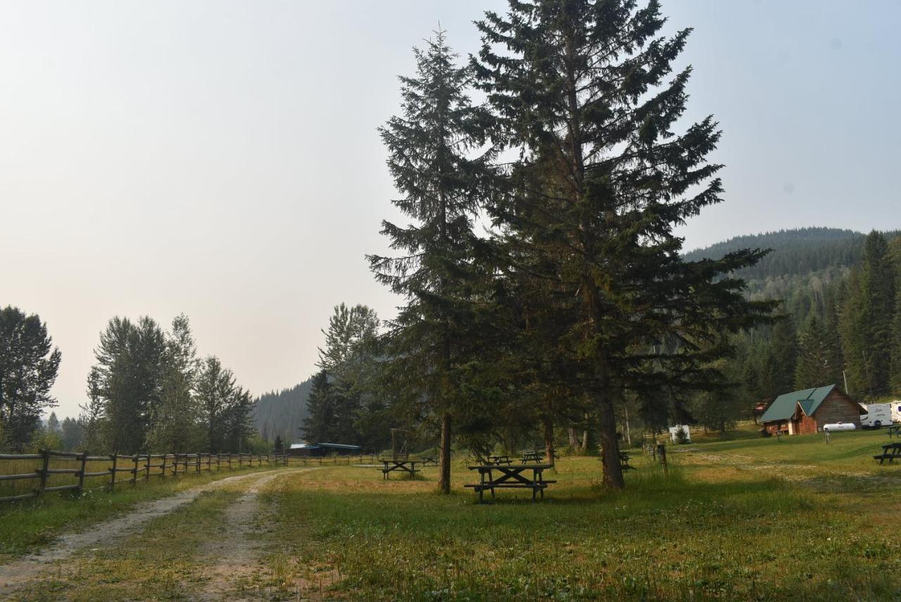 Helmcken Falls Lodge Cabin Rooms And Rv Park Clearwater Εξωτερικό φωτογραφία