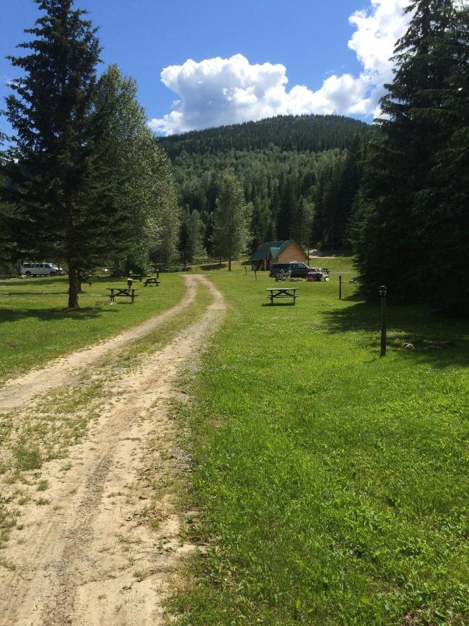 Helmcken Falls Lodge Cabin Rooms And Rv Park Clearwater Εξωτερικό φωτογραφία