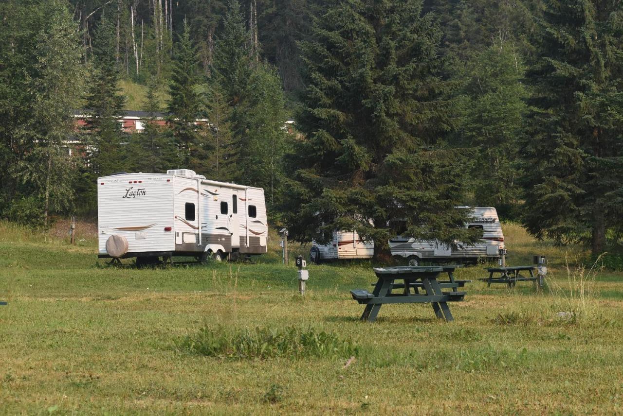 Helmcken Falls Lodge Cabin Rooms And Rv Park Clearwater Εξωτερικό φωτογραφία