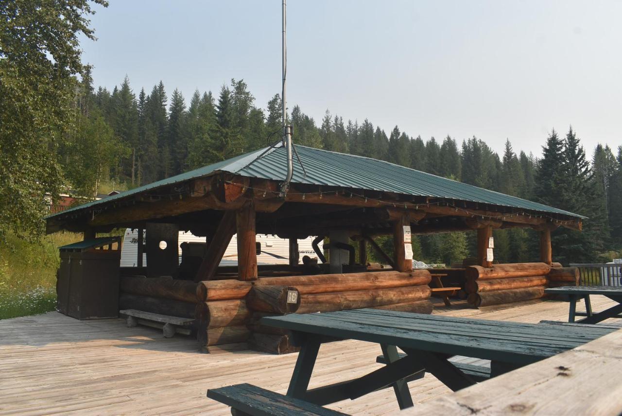 Helmcken Falls Lodge Cabin Rooms And Rv Park Clearwater Εξωτερικό φωτογραφία