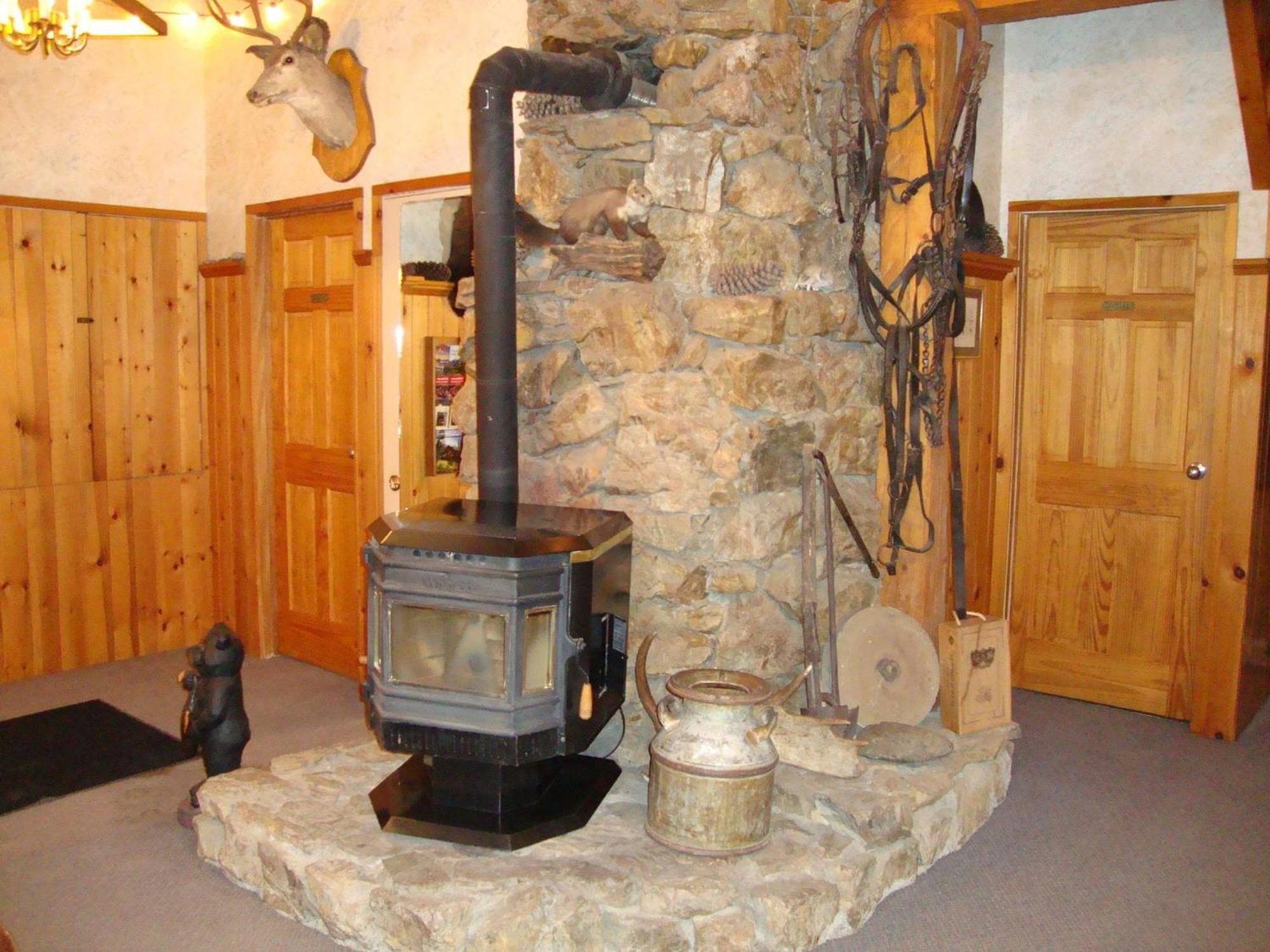 Helmcken Falls Lodge Cabin Rooms And Rv Park Clearwater Εξωτερικό φωτογραφία